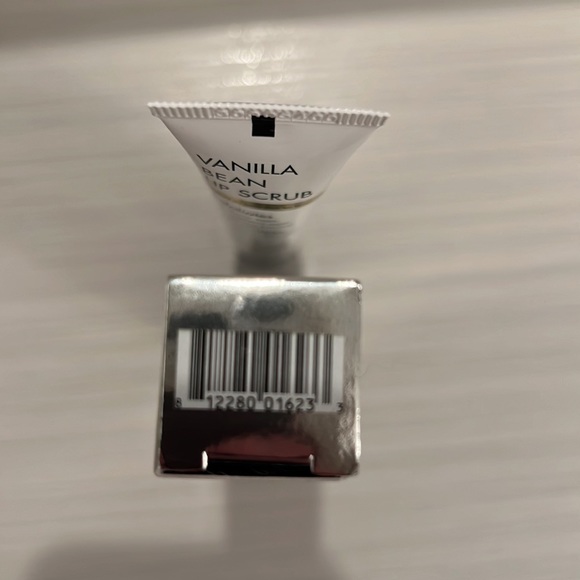 Whish Vanilla Bean Lip Scrub - Picture 6 of 8